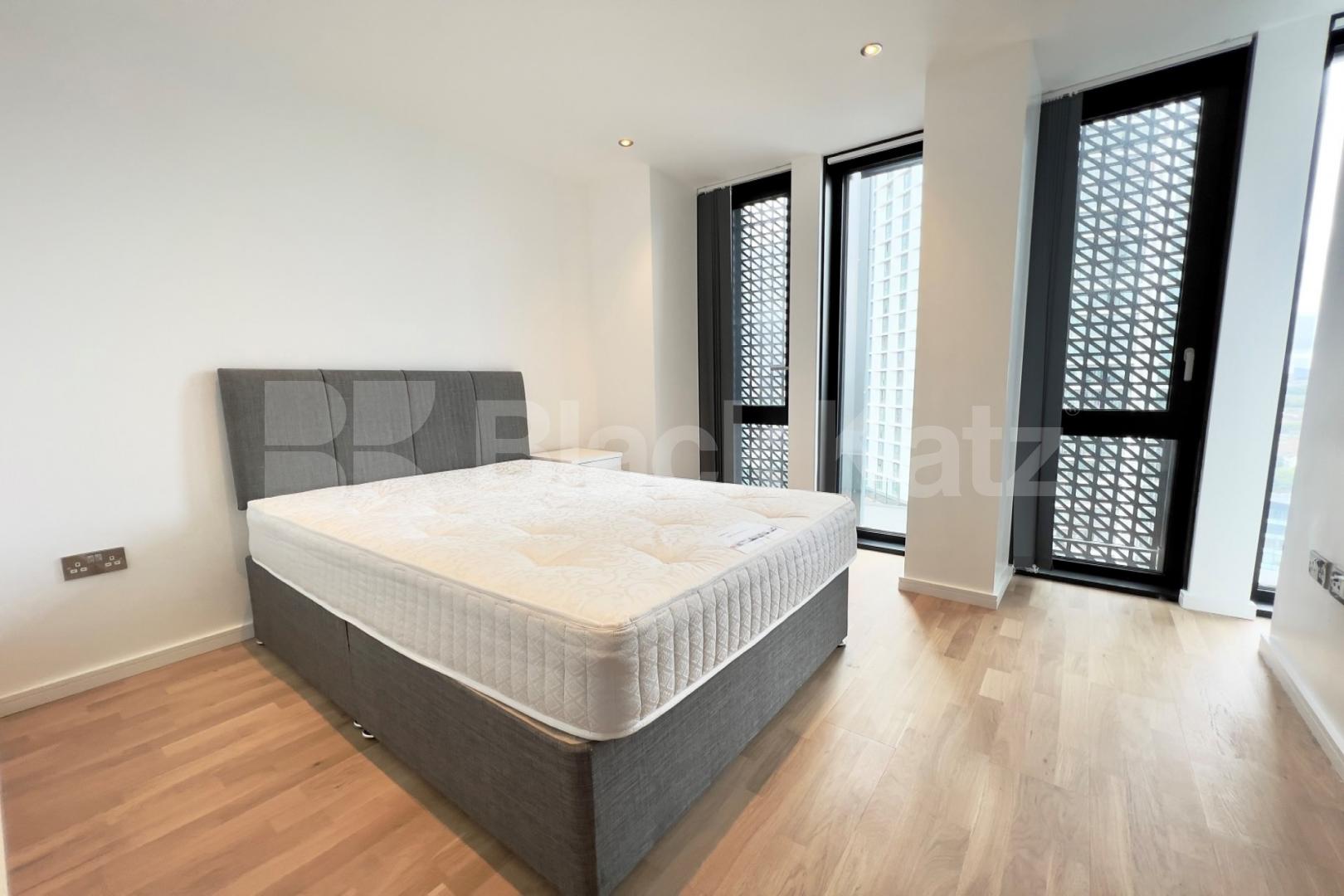 Situated on the 20th floor of The Ceramic Building with concierge and gym.  The Ceramic Building, Newington Causeway , Borough SE1